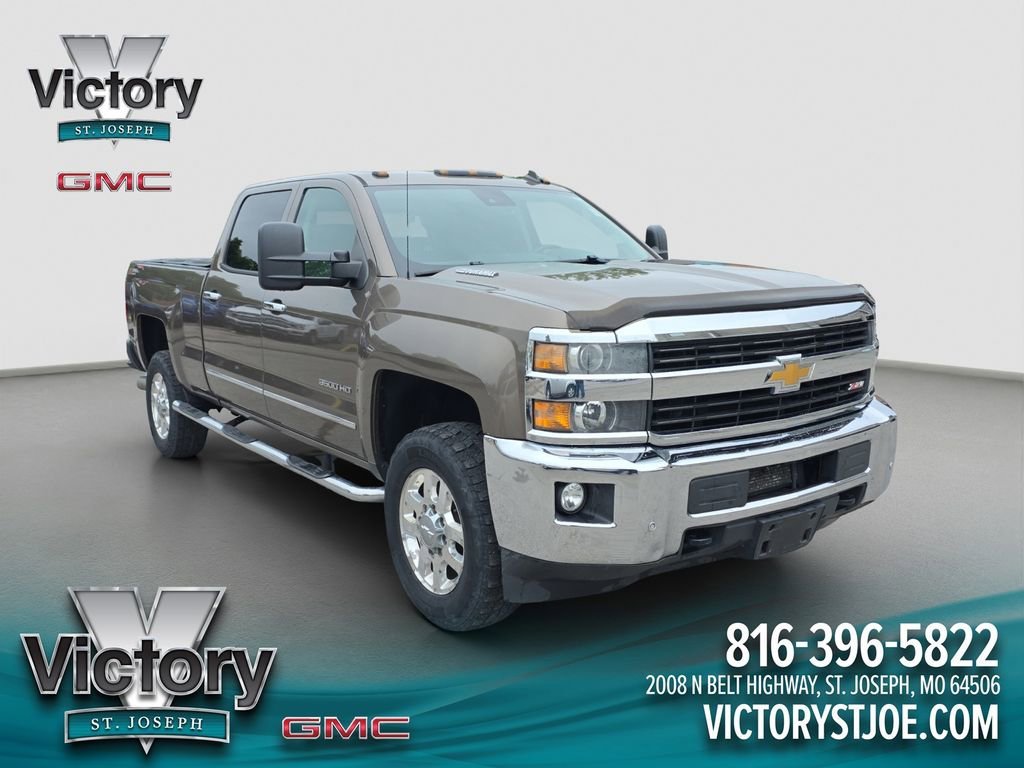 2015 Chevrolet Silverado HD LTZ 4WD Crew Cab Short Box SRW w R6Q's photo