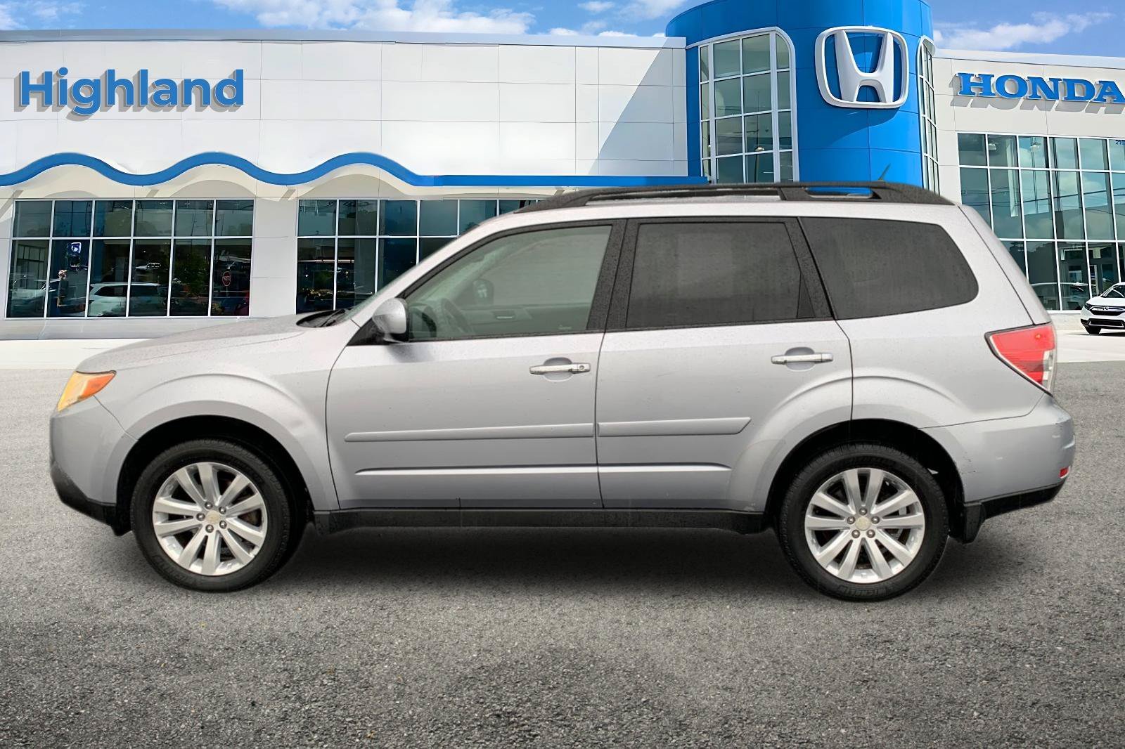 Used 2012 Silver Subaru 2.5X image 2