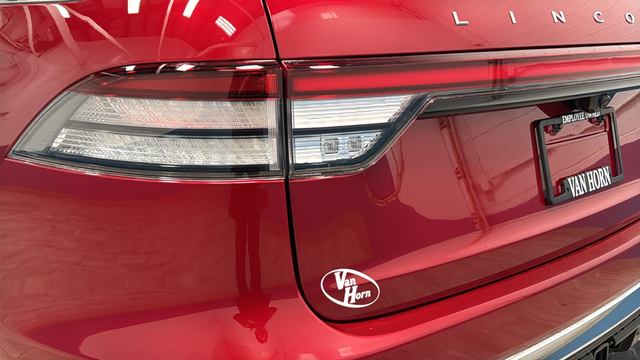 Used 2025 Red Carpet Metallic Tinted Clearcoat Lincoln Premiere image 41