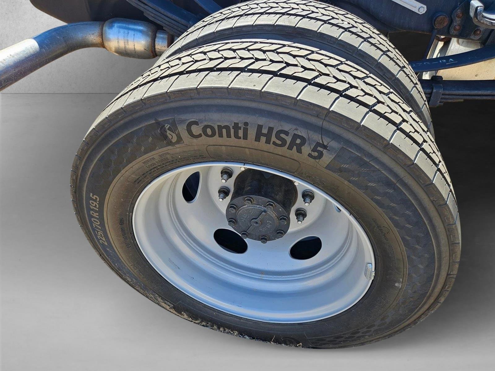 2024 Ford F-450 Super Duty Chassis Cab XL - Photo 10