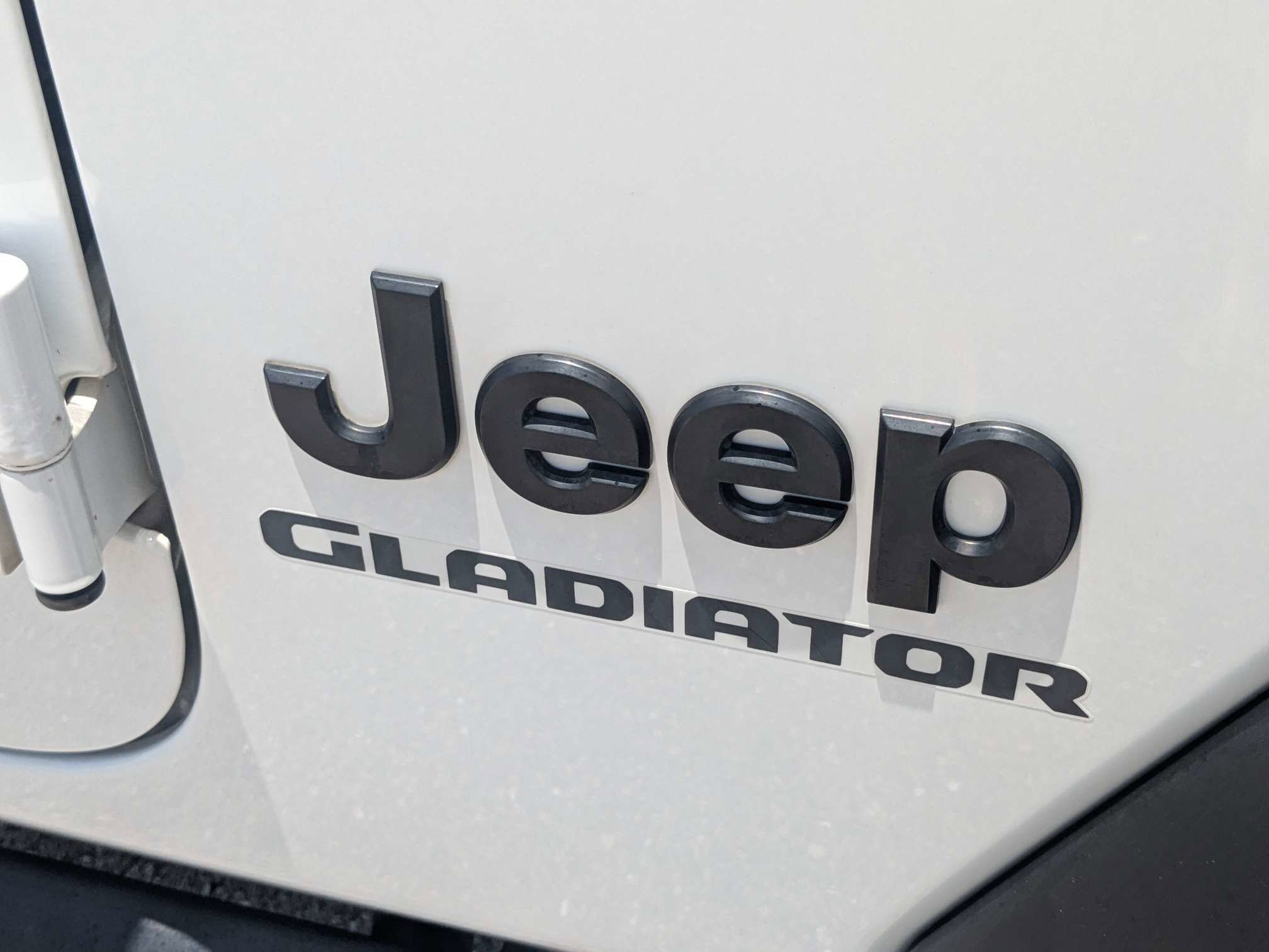 Used 2020 Bright White Clearcoat Jeep Sport S image 14