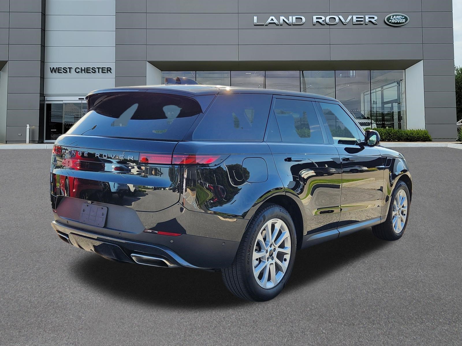 Certified Used 2026 Santorini Black Metallic Land Rover SE image 4