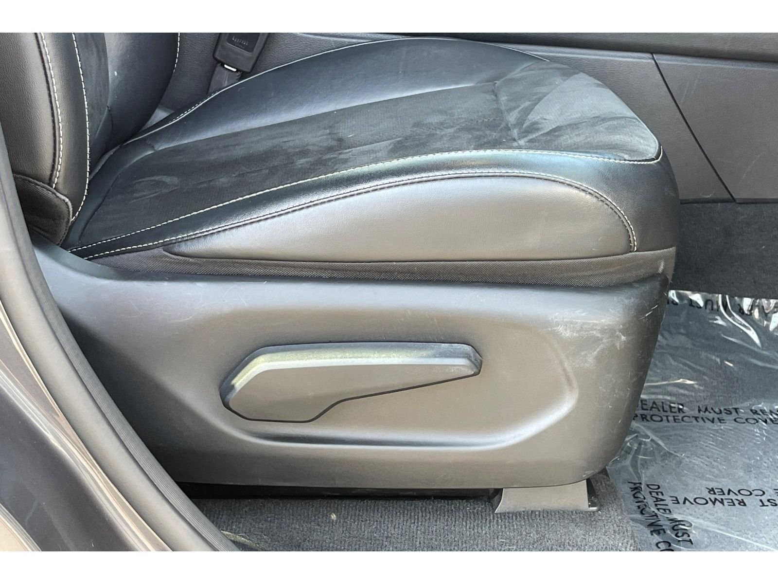 Used 2022 Baltic Gray Metallic Clearcoat Jeep Altitude image 23