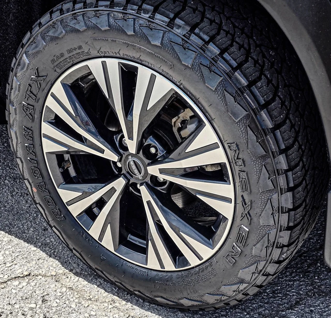 Used 2023 Gray Nissan SV Intelligent AWD image 8