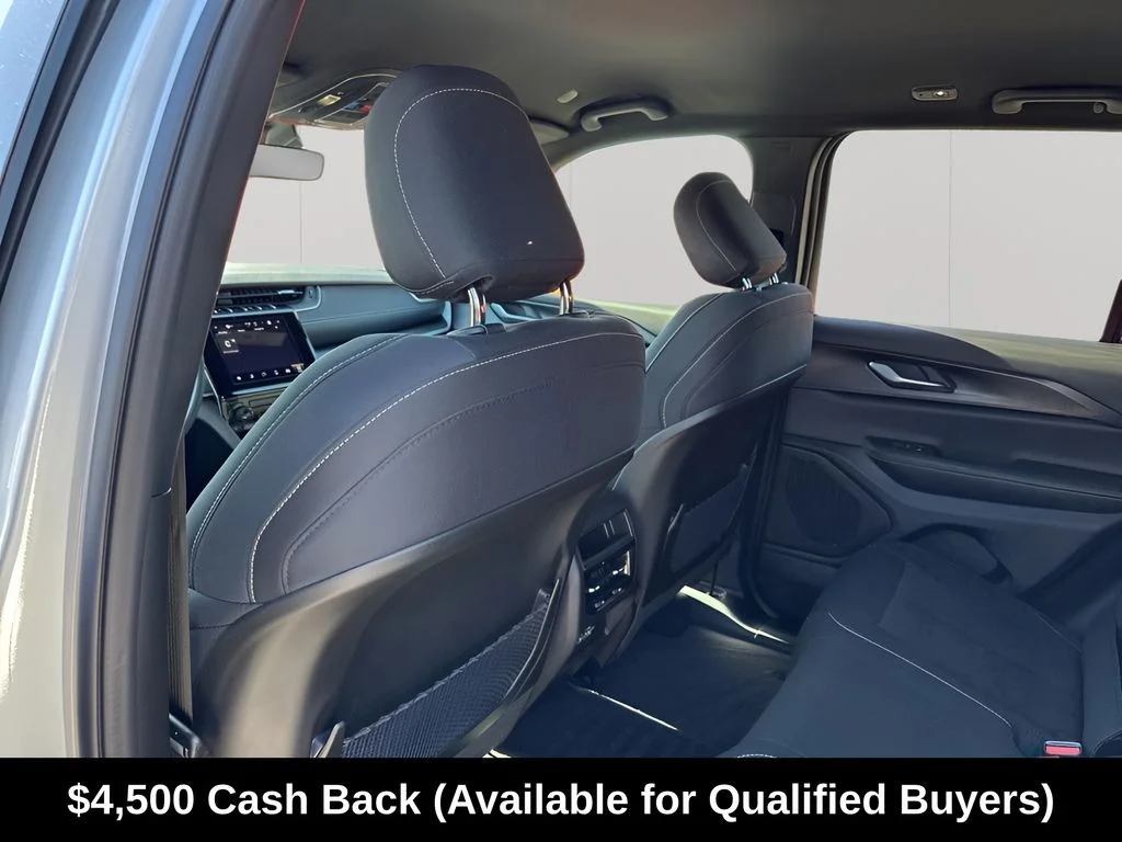 New 2026 Silver Zynith Jeep Laredo image 21