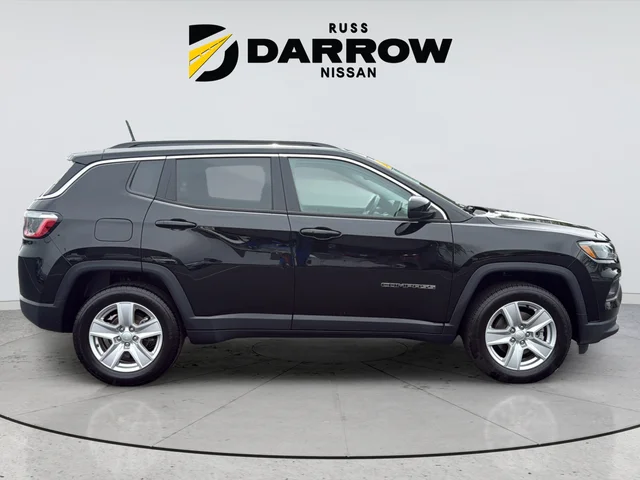 Used 2022 Black Jeep Latitude image 6