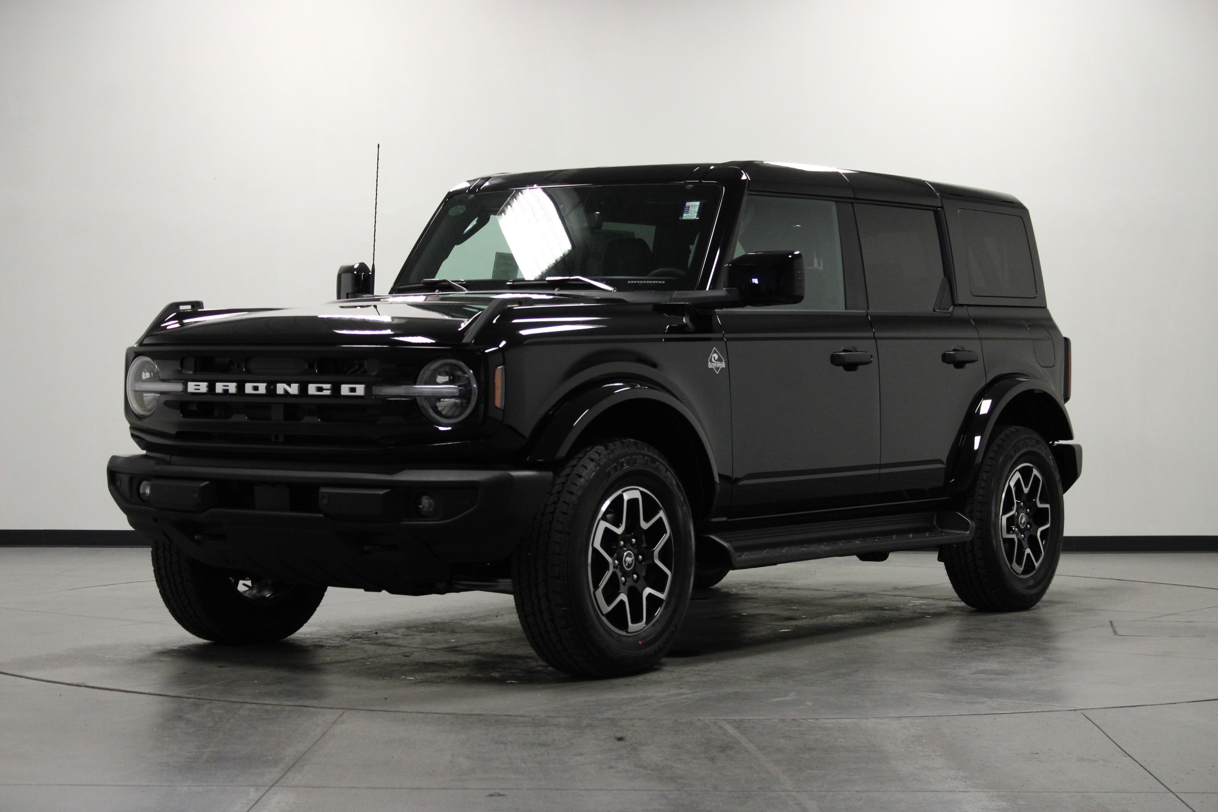 New 2026 Shadow Black Ford Outer Banks image 8
