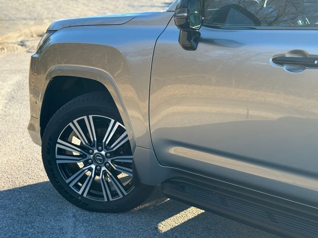 2025 Lexus LX 700h Luxury - Photo 8