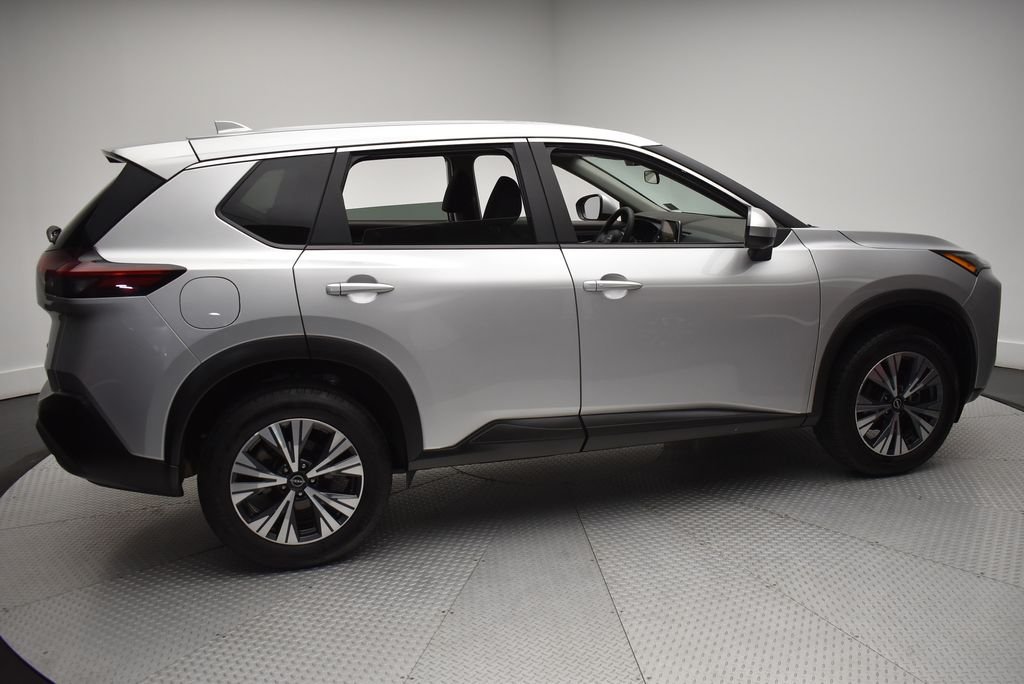 Used 2023 Silver Nissan SV image 4