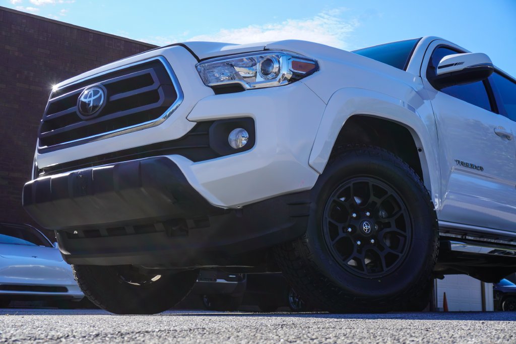 Used 2022 White Toyota SR5 image 2