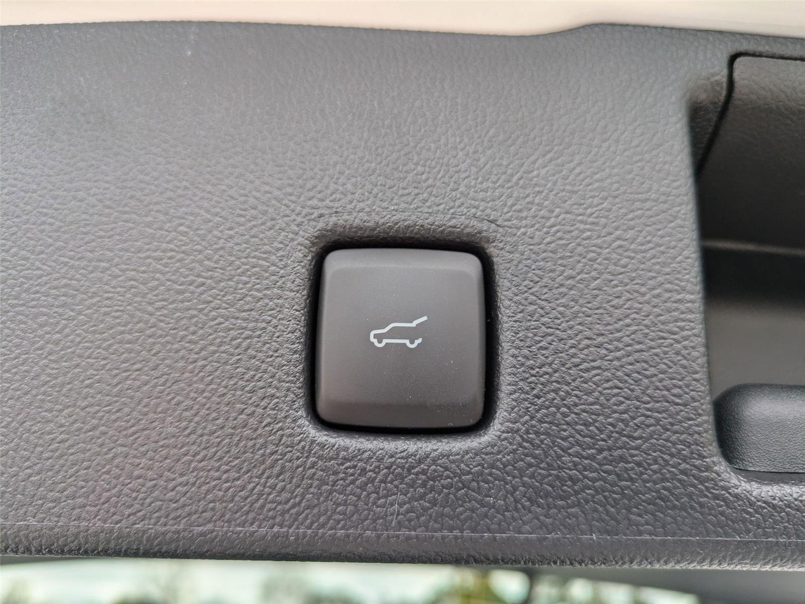 New 2025 Star White Metallic Tri-Coat Ford PHEV image 35