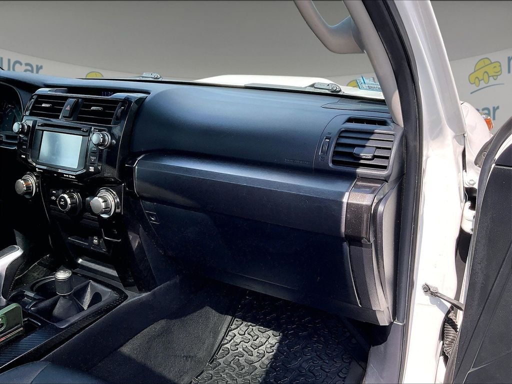 Used 2019 White Toyota SR5 image 13