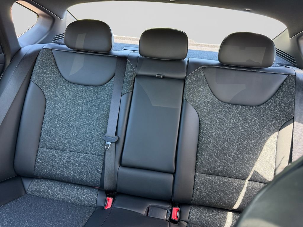2025 Kia K4 GT-Line - Photo 16