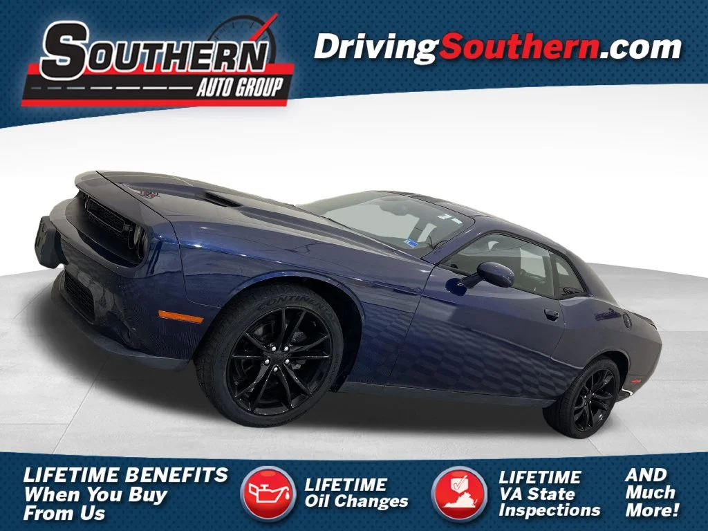 Used 2016 Blue Dodge SXT image 1