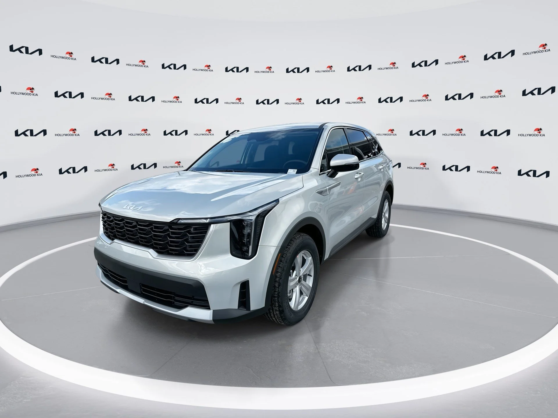 New 2026 Ivory Silver Kia LX image 4