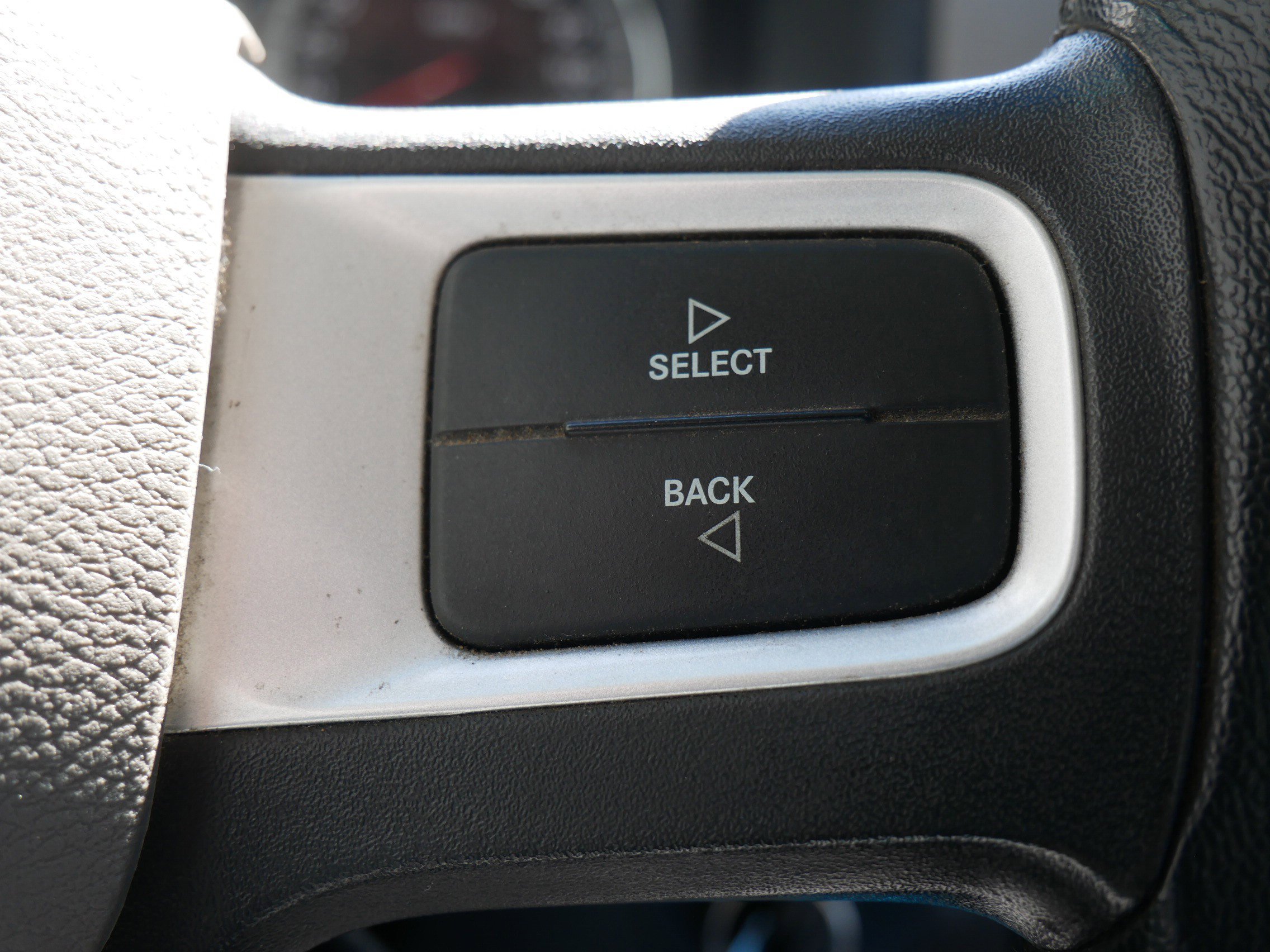 Used 2010 Deep Water Blue Pearl Dodge SLT image 26