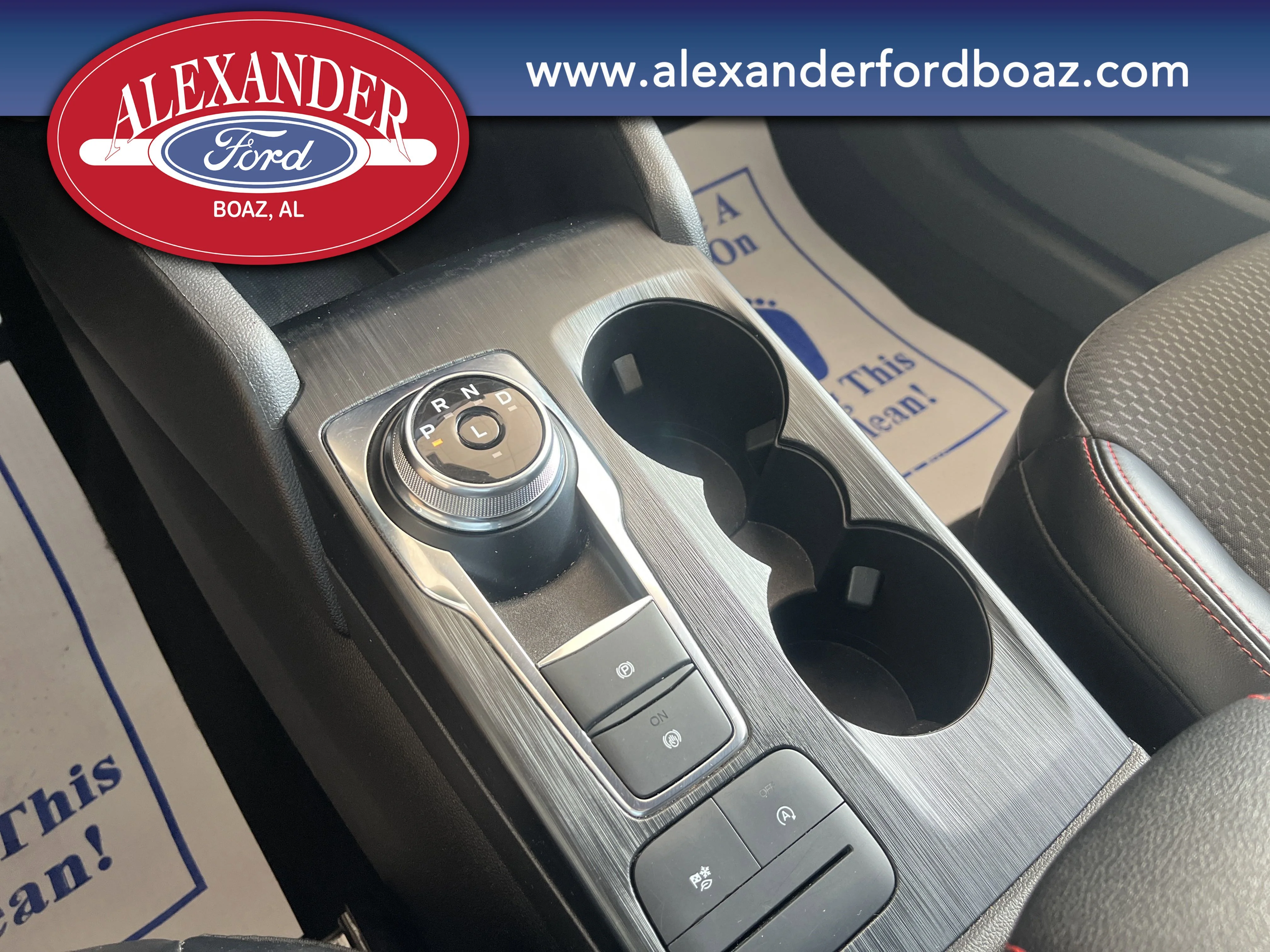 2024 Ford Escape ST-Line - Photo 23