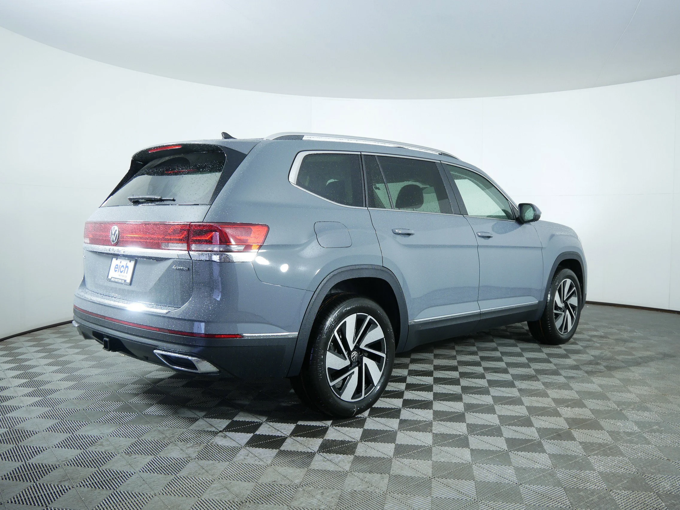 New 2026 Pure Gray Volkswagen 2.0T SEL image 7