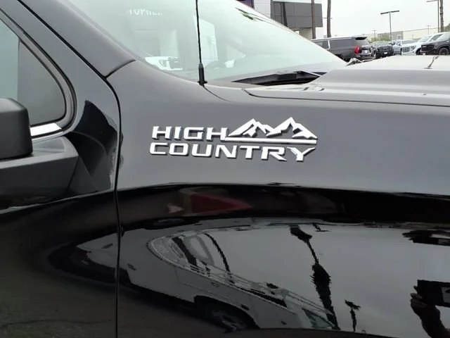 Used 2025 Black Chevrolet High Country image 4