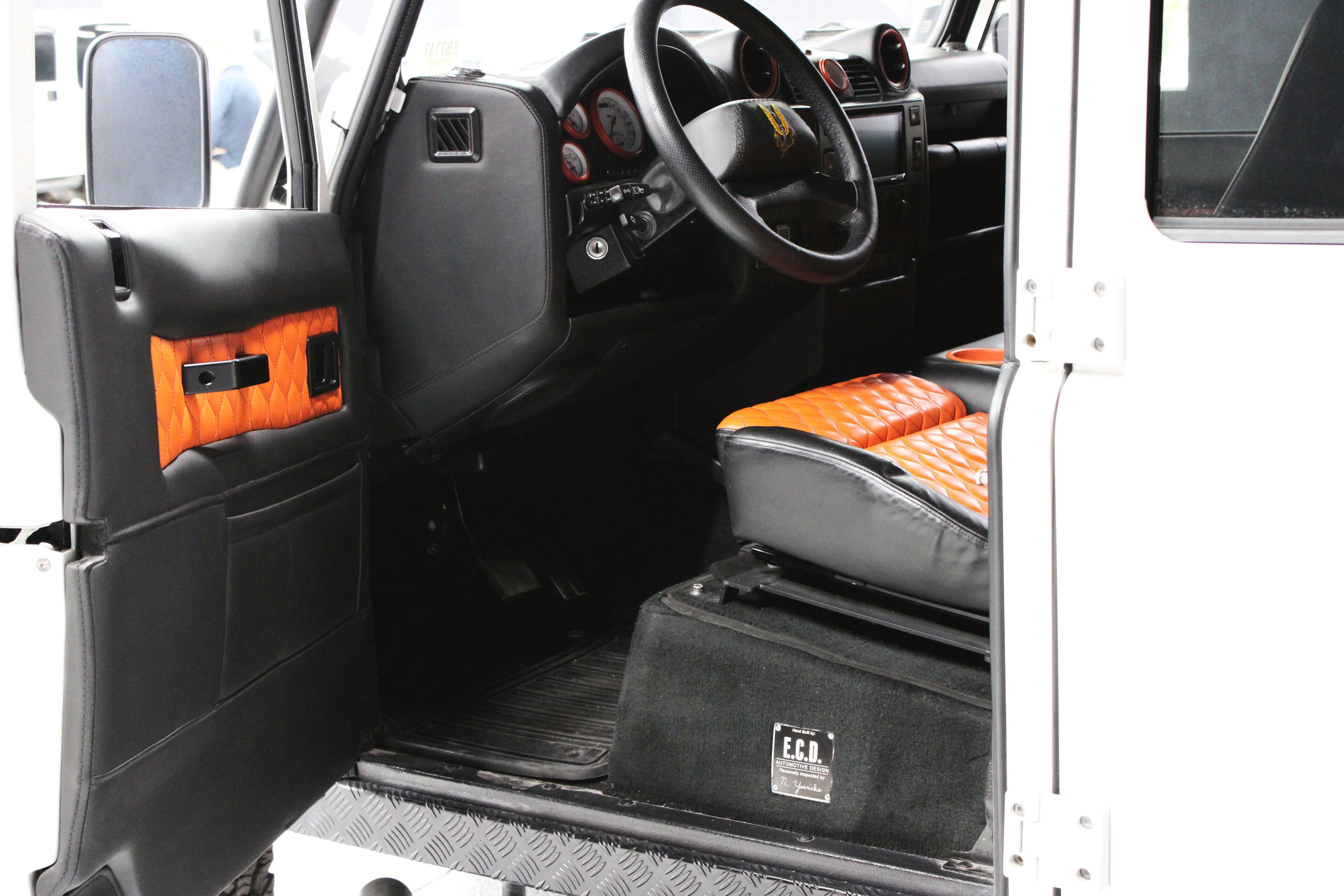 Used 1986 Lamborghini White Land Rover  image 2
