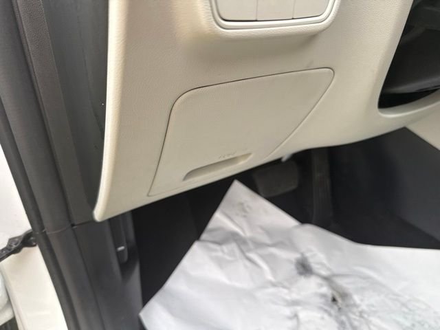 Used 2024 White Hyundai SEL image 28