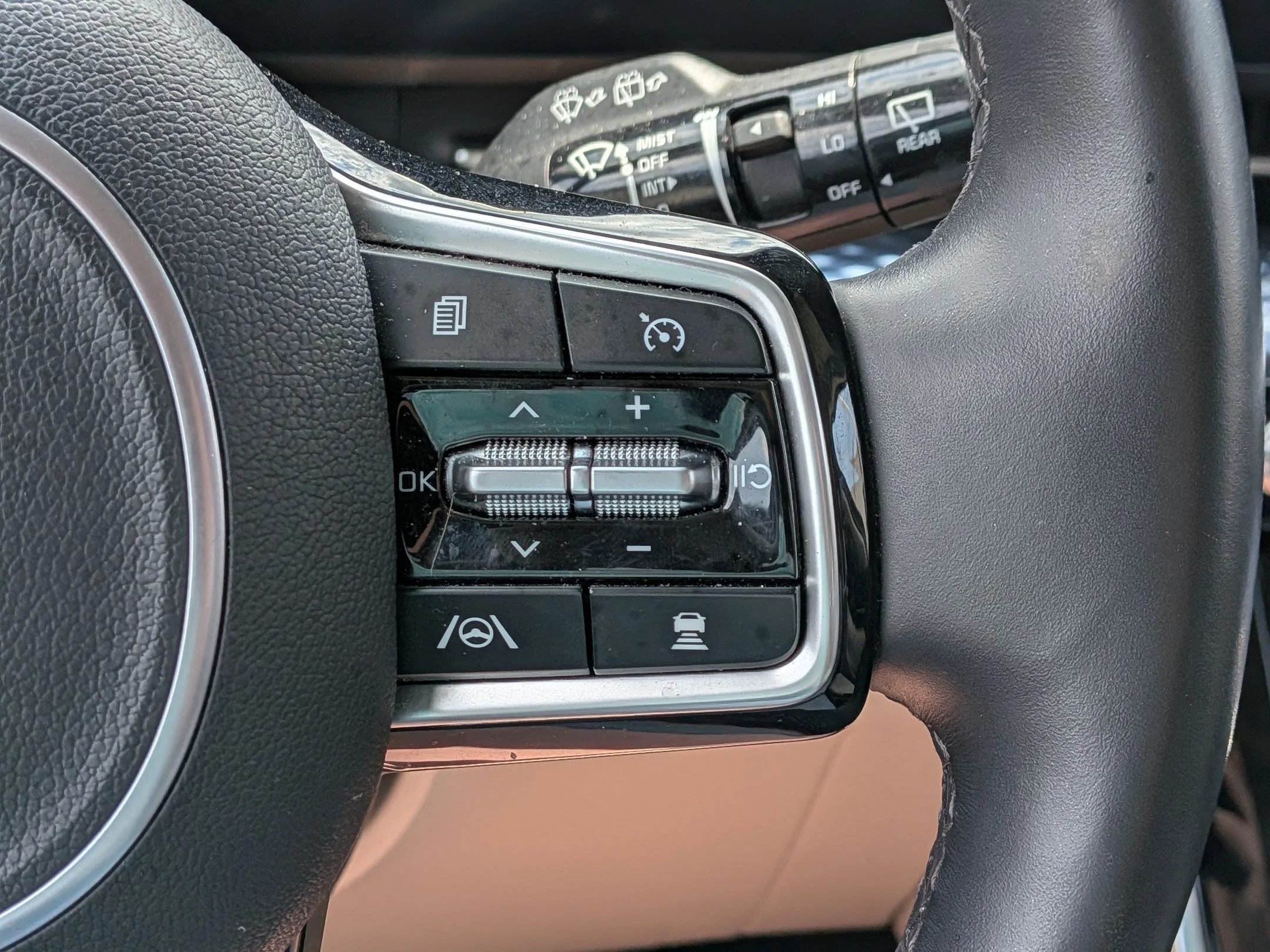 Used 2024 Ceramic Silver Kia SX Prestige image 15