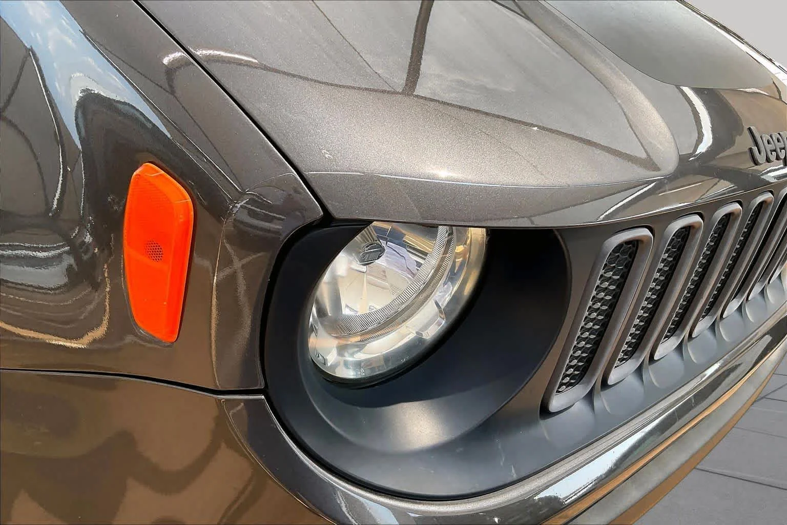 Used 2016 Granite Crystal Metallic Clearcoat Jeep Trailhawk image 28