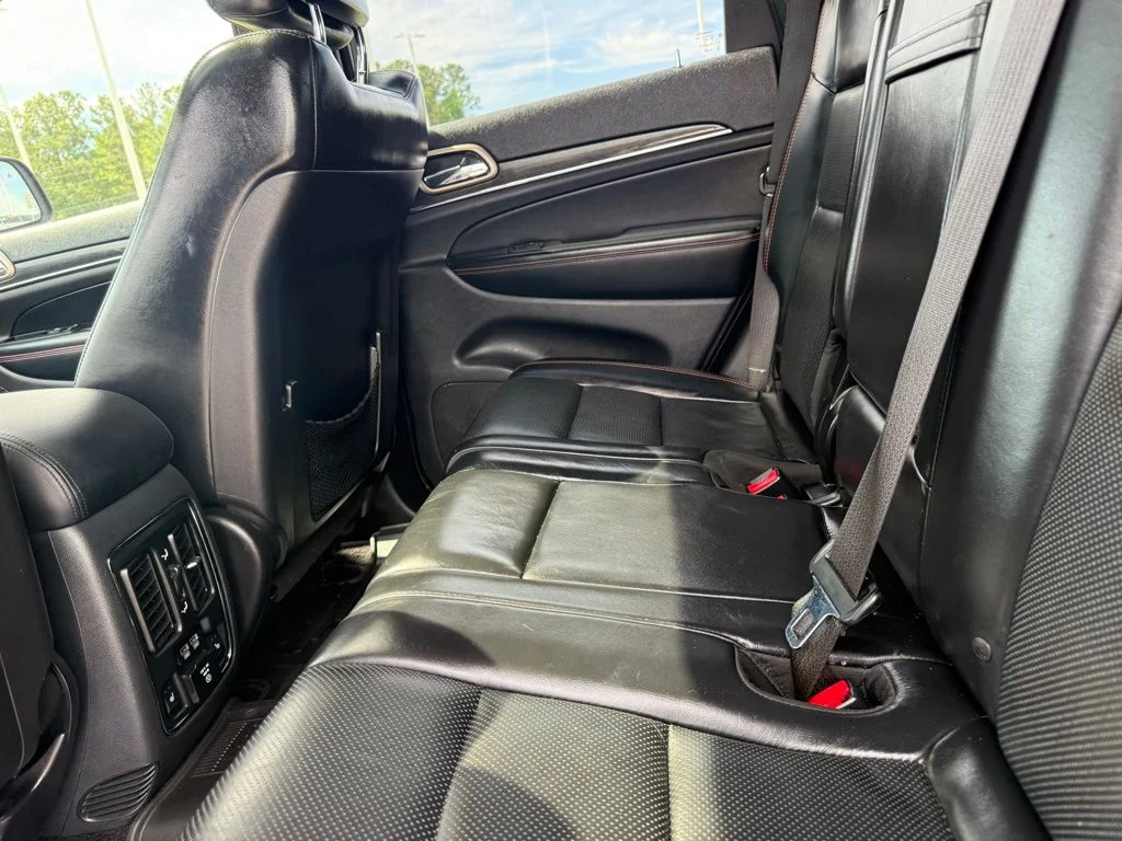 Used 2017 Green Jeep Limited image 16