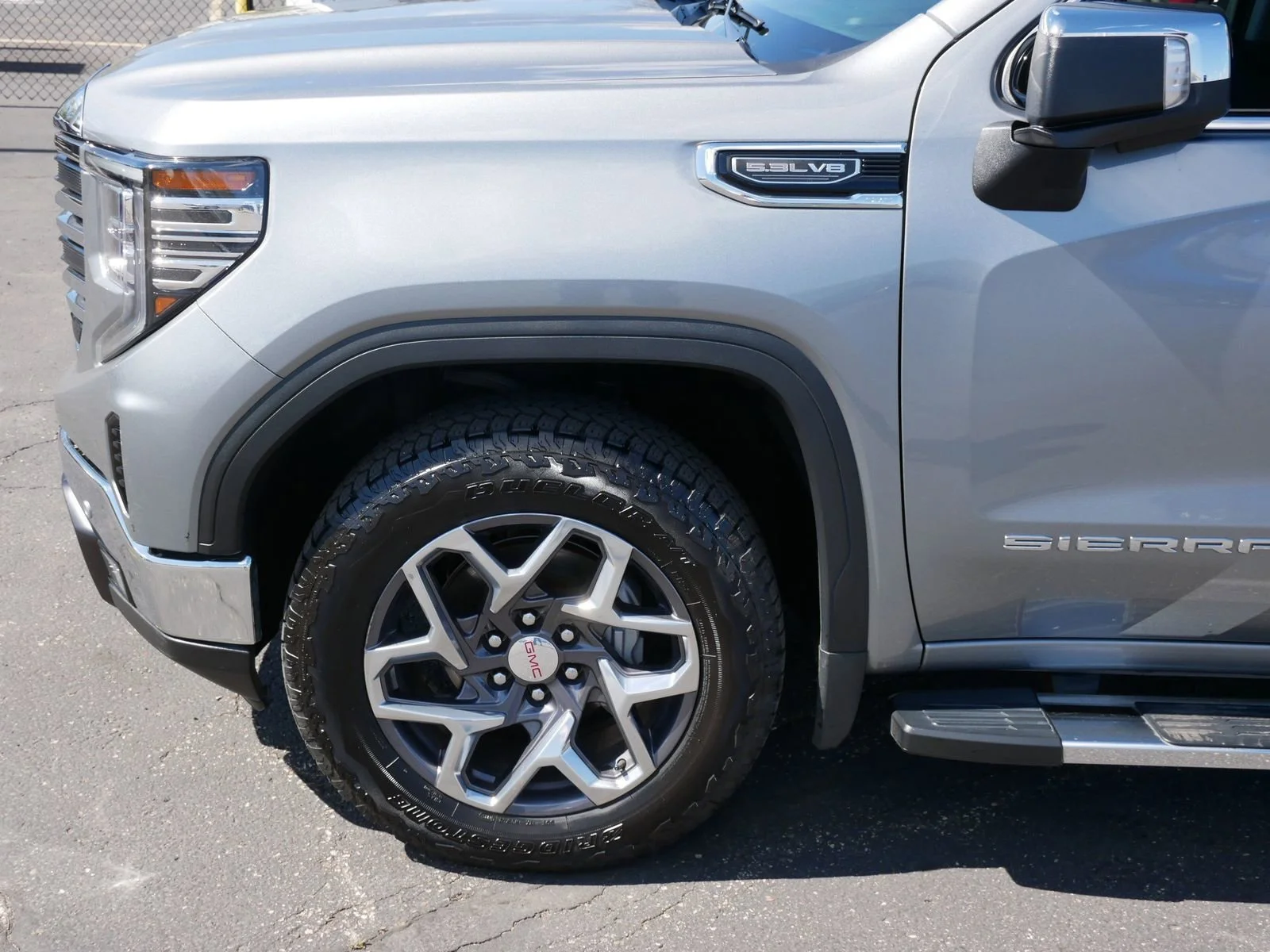 Used 2023 Sterling Metallic GMC SLT image 7