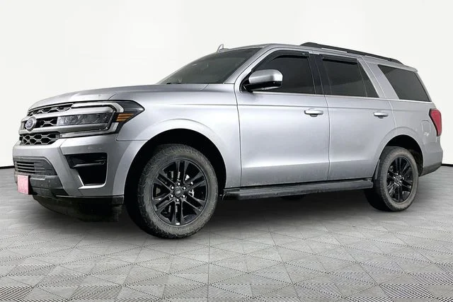 2022 Ford Expedition XLT's photo