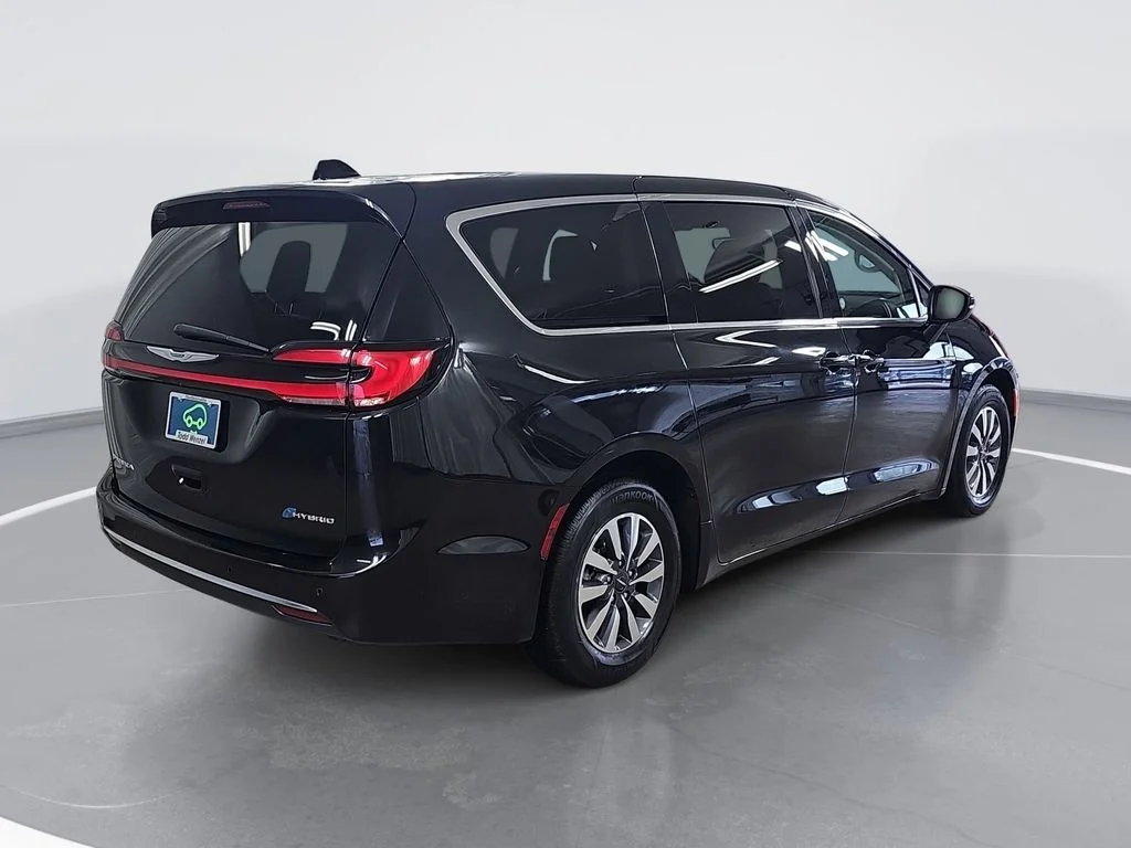 2023 Chrysler Pacifica Hybrid Touring L - Photo 3