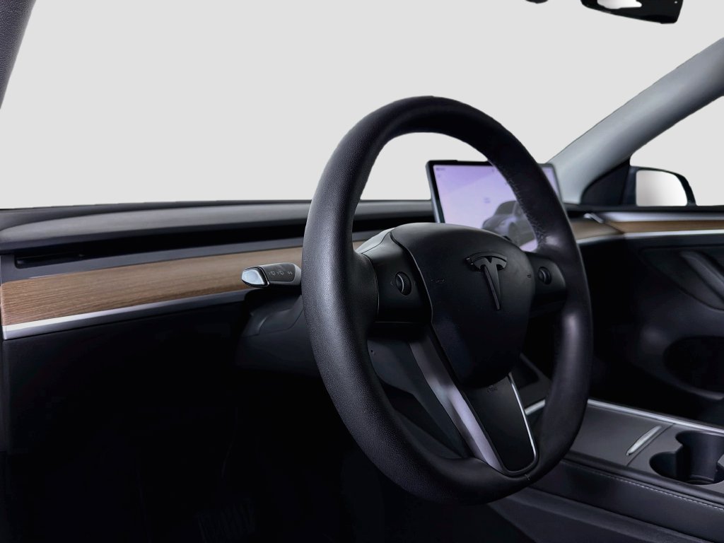 Used 2022 Gray Tesla Long Range image 9