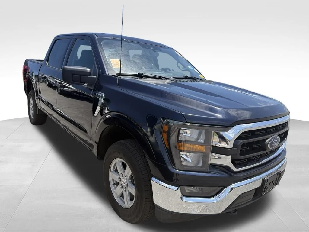 Used 2023 Blue Ford XL image 19
