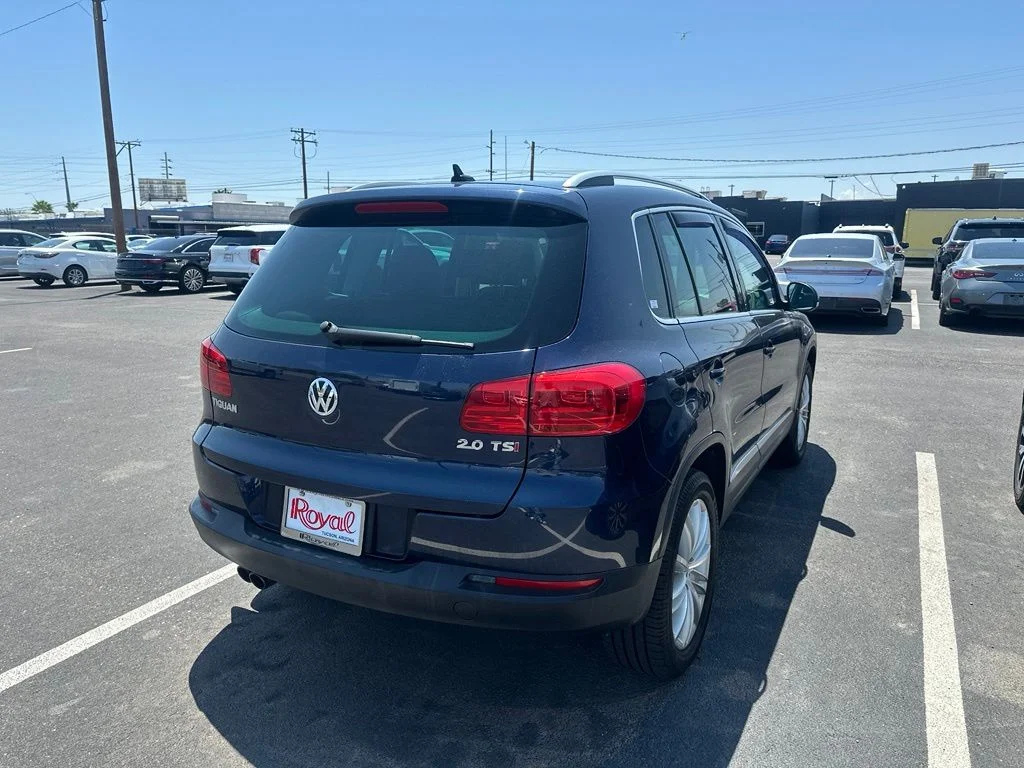 Used 2015 Blue Volkswagen SE image 6