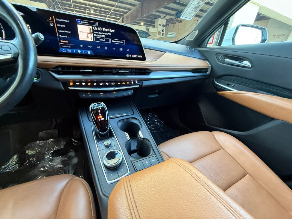 Used 2024 White Cadillac Premium Luxury image 15