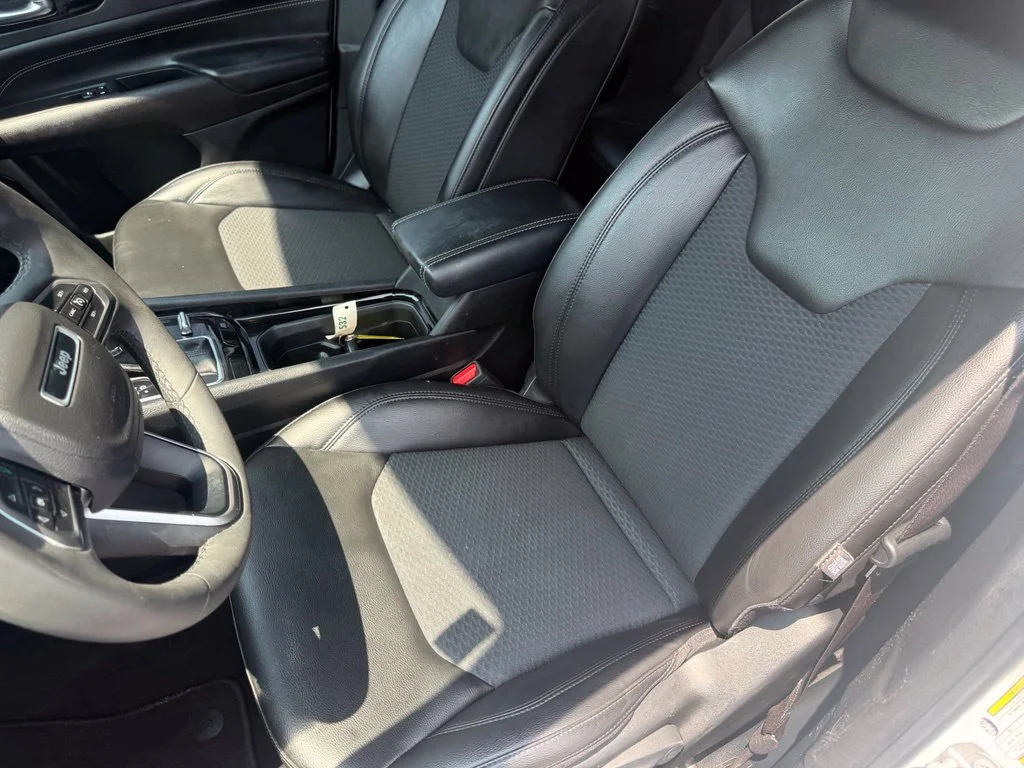 Used 2022 White Jeep Latitude image 13