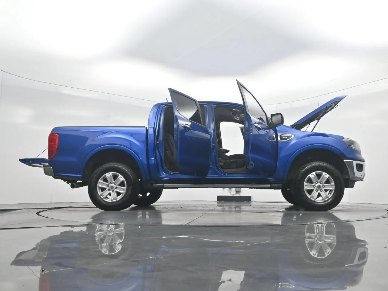 Used 2019 Lightning Blue Metallic Ford XLT image 57