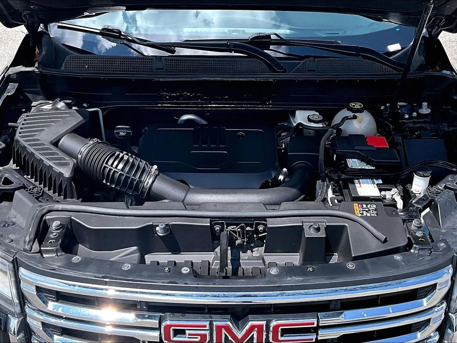 Used 2022 Black GMC SLE image 11