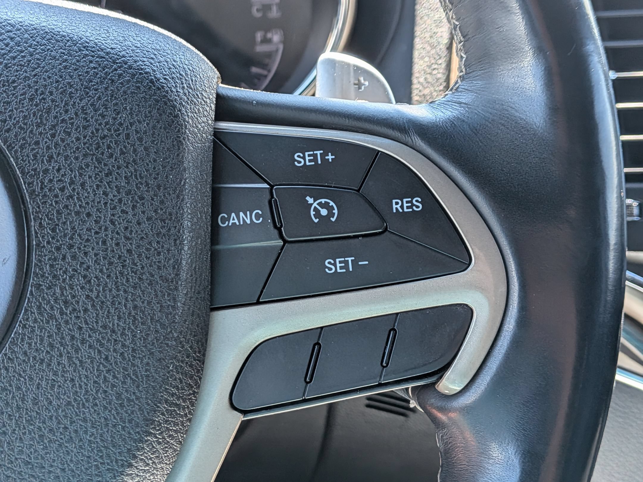 Used 2015 Bright White Clearcoat Jeep Overland image 16