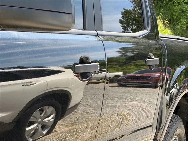Used 2023 Black Ford XLT image 9