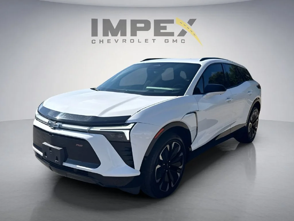 Used 2024 Summit White Chevrolet RS image 1