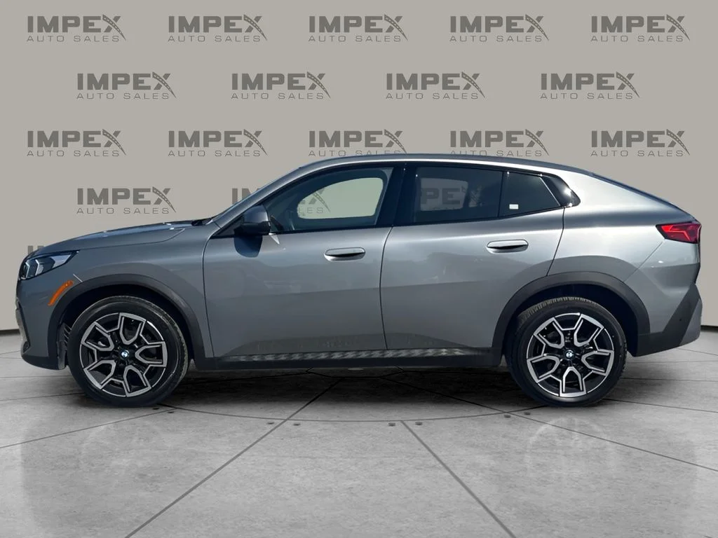 Used 2025 Gray BMW xDrive28i image 2