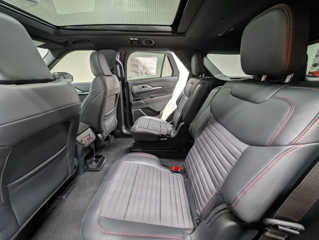 New 2026 Carbonized Gray Metallic Ford ST-Line image 44