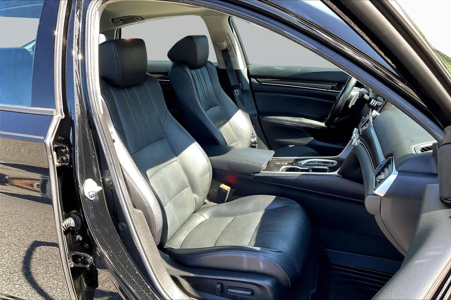 Used 2021 Crystal Black Pearl Honda EX-L image 9