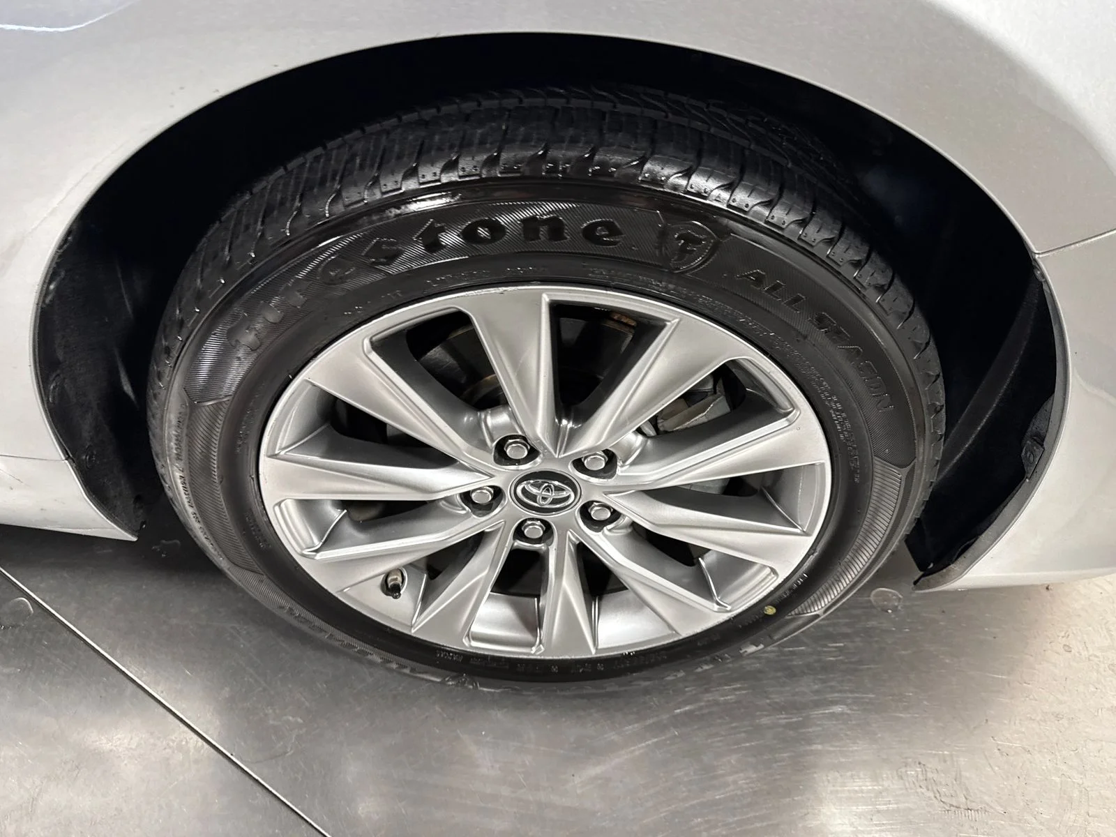 Used 2016 Celestial Silver Metallic Toyota XLE image 9