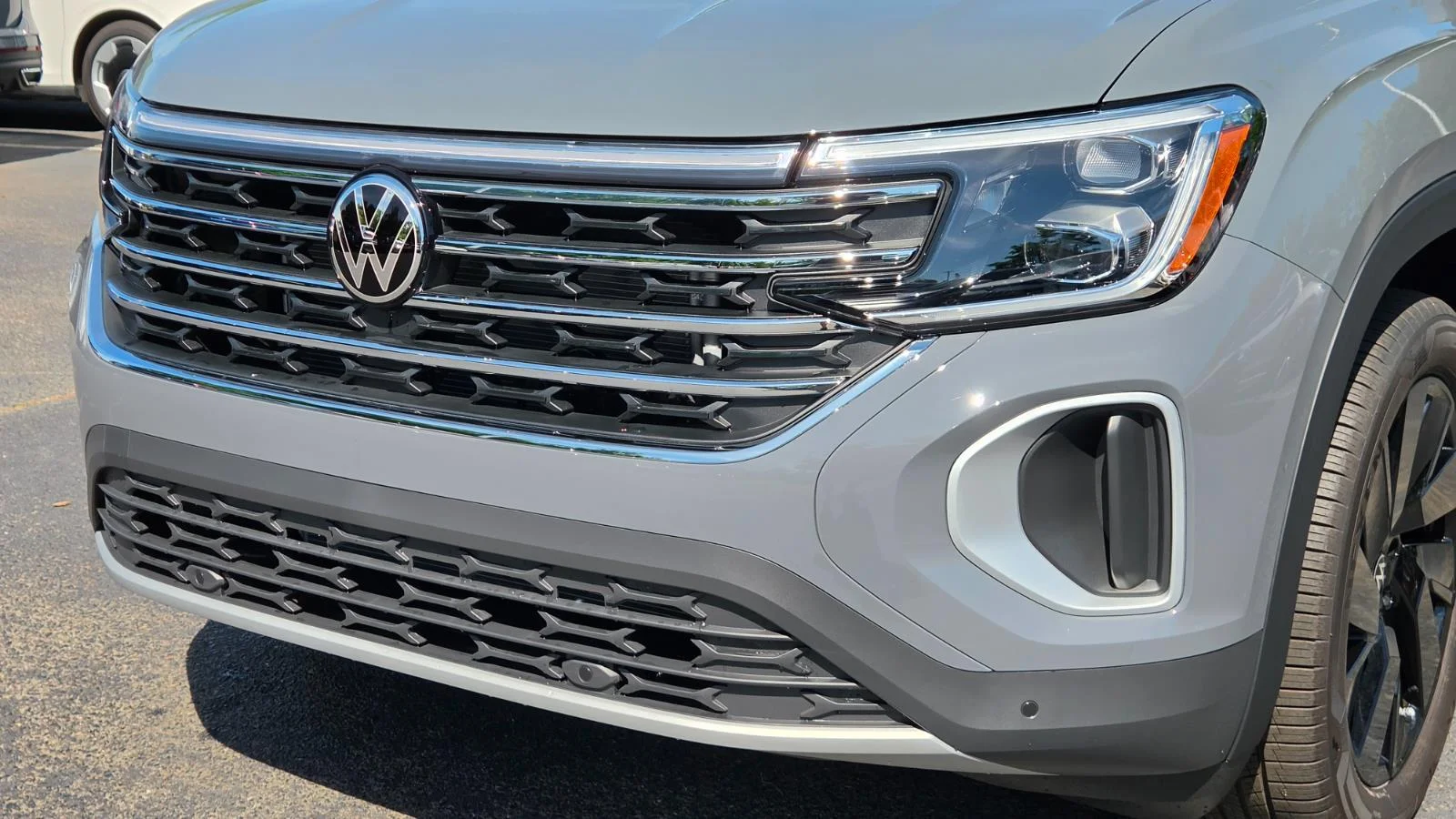 New 2026 Pure Gray Volkswagen 2.0T SE w/Technology image 11