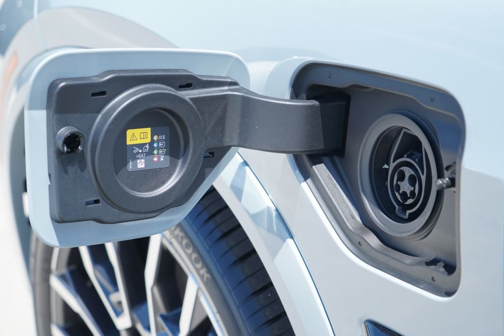 New 2026 Brooklyn Grey Metallic BMW xDrive50e image 6