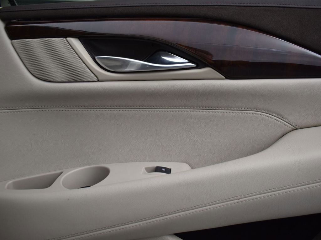 2015 CADILLAC ESCALADE - Image 31