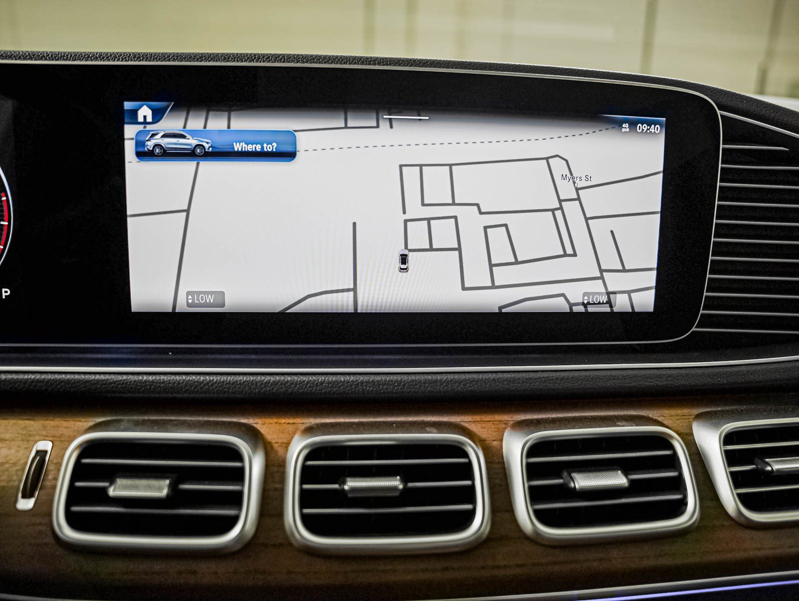 Certified Used 2025 Black Mercedes-Benz GLE 350 image 17