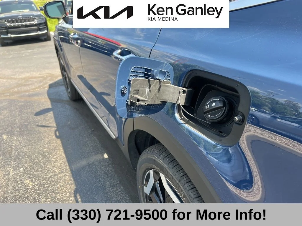 Used 2024 Black Kia S image 52